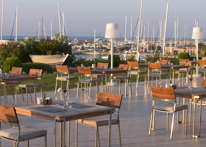Yacht Club